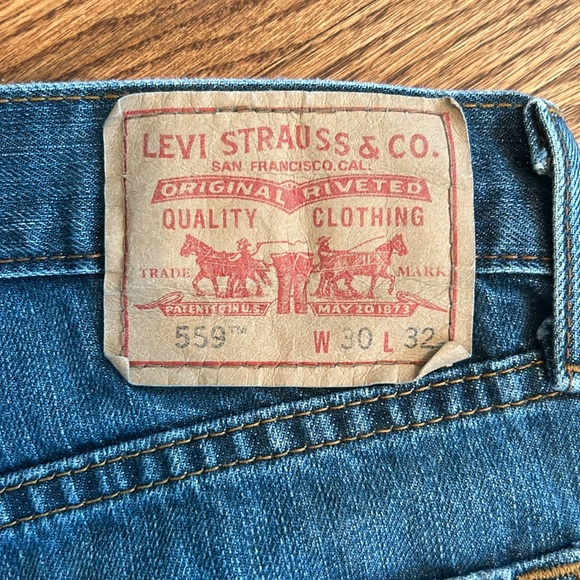 Levi's 30x32 - Picture 5 of 5